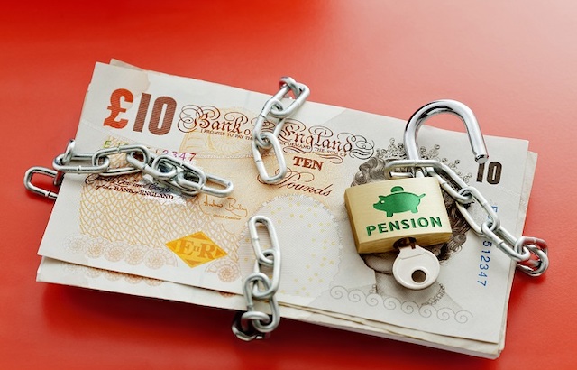 Covid-19 pushes over 10% of UK retirees to access pension pots