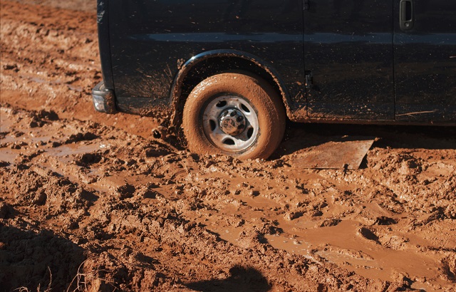 UAE financial adviser reputations stuck in the mud